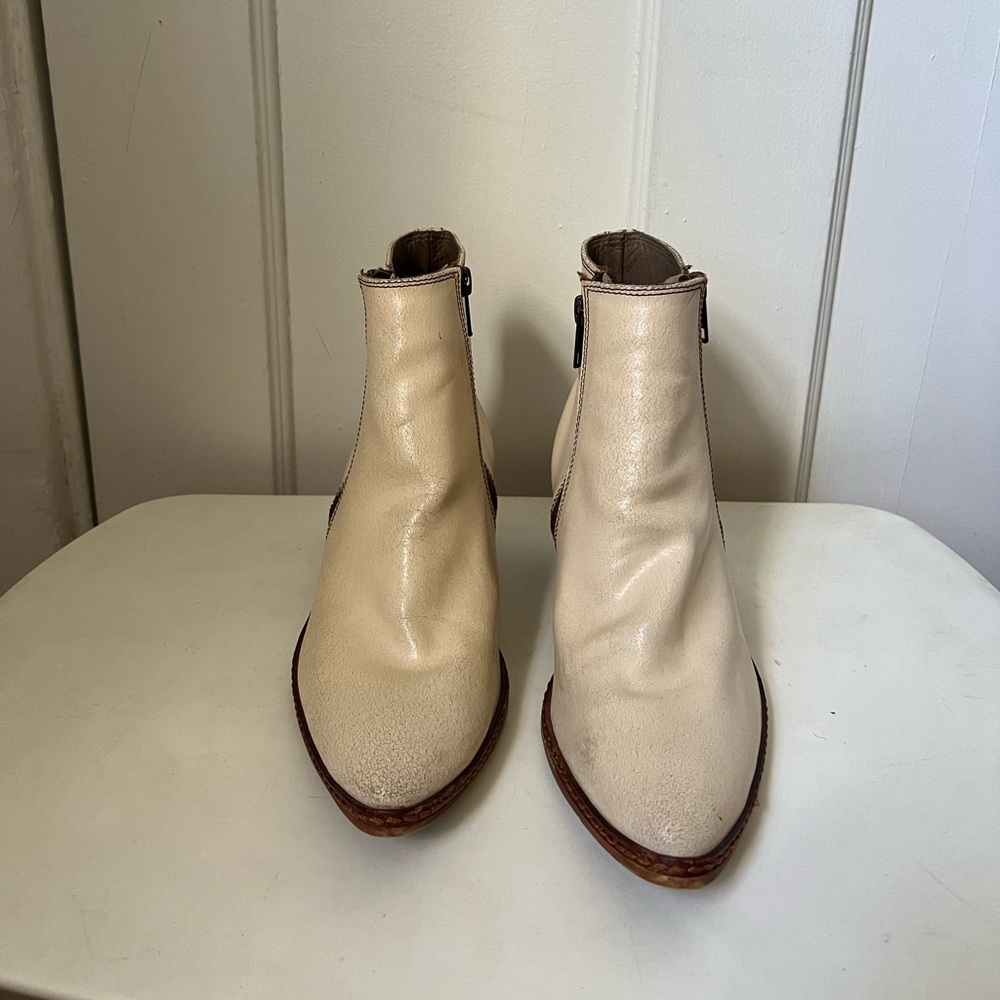 Hudson London Ivory Leather Zipper Booties size 38